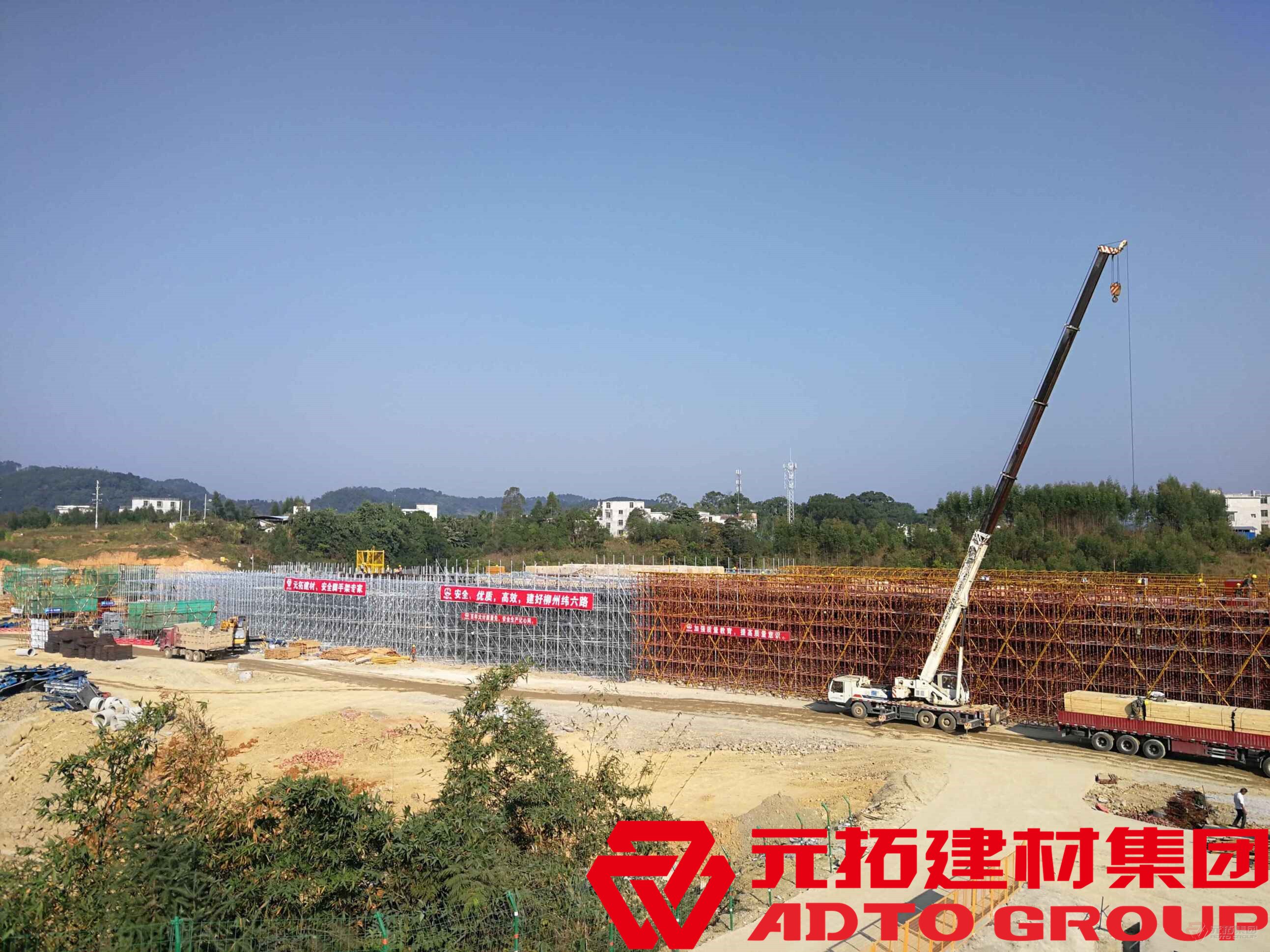 柳州緯六路建設(shè)使用元拓盤扣式腳手架